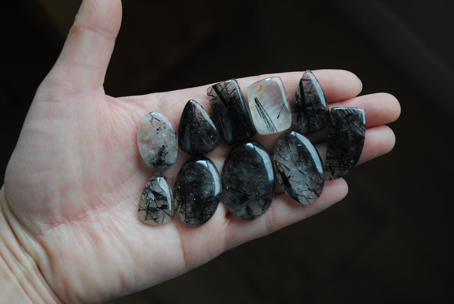 Tourmalinated quartz cabochons (Lot A)