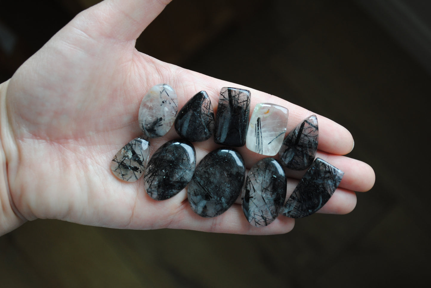 Tourmalinated quartz cabochons (Lot A)