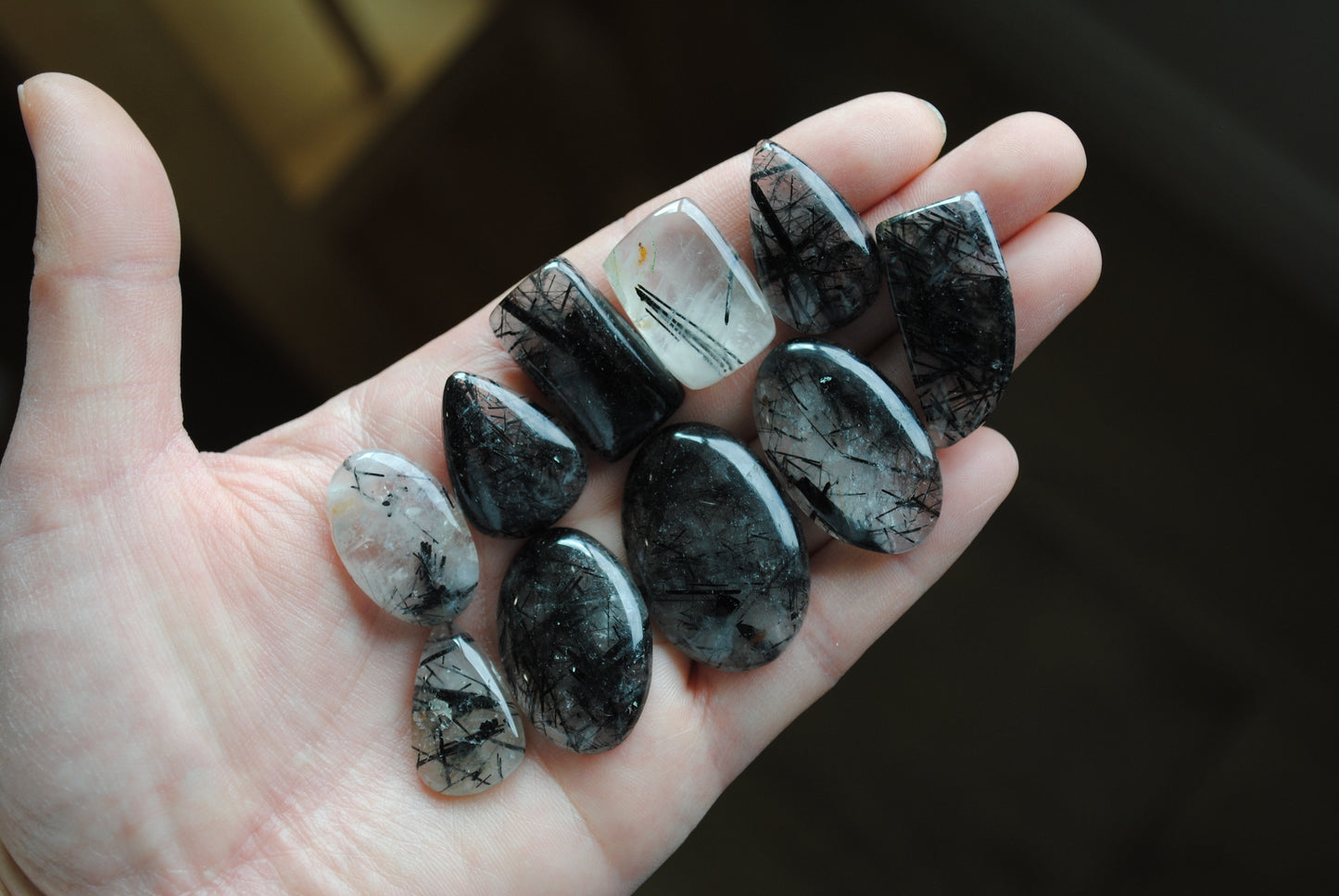 Tourmalinated quartz cabochons (Lot A)