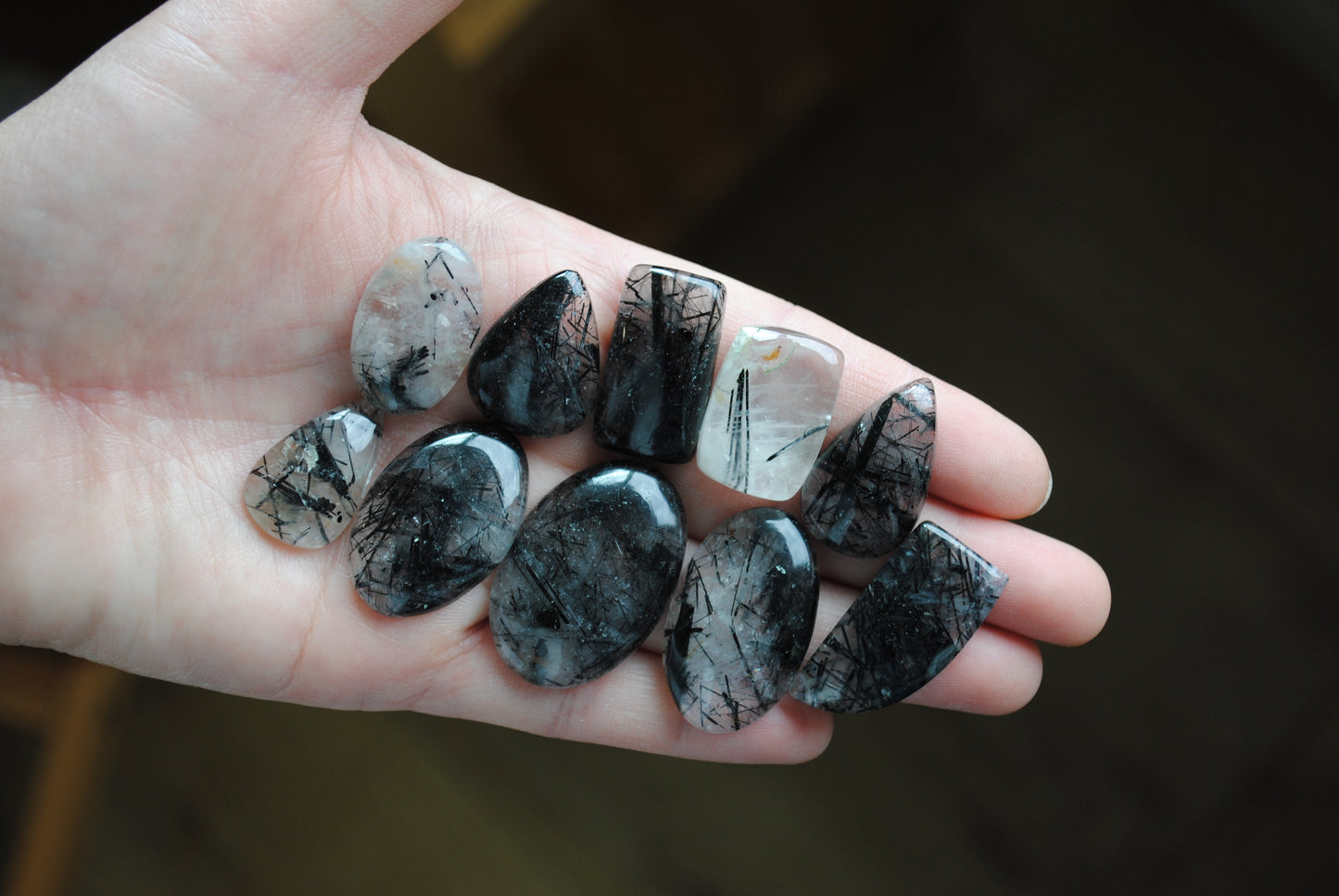 Tourmalinated quartz cabochons (Lot A)