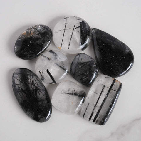 Tourmalinated quartz cabochons (Lot B)