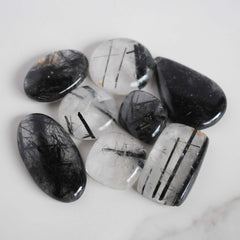 Tourmalinated quartz cabochons (Lot B)