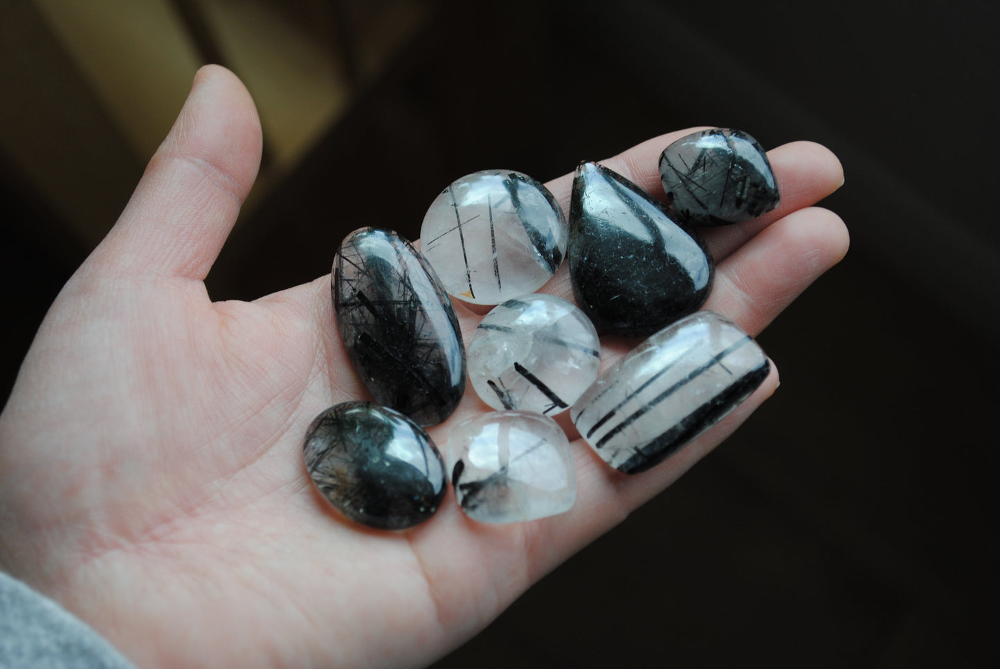 Tourmalinated quartz cabochons (Lot B)