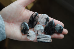Tourmalinated quartz cabochons (Lot B)