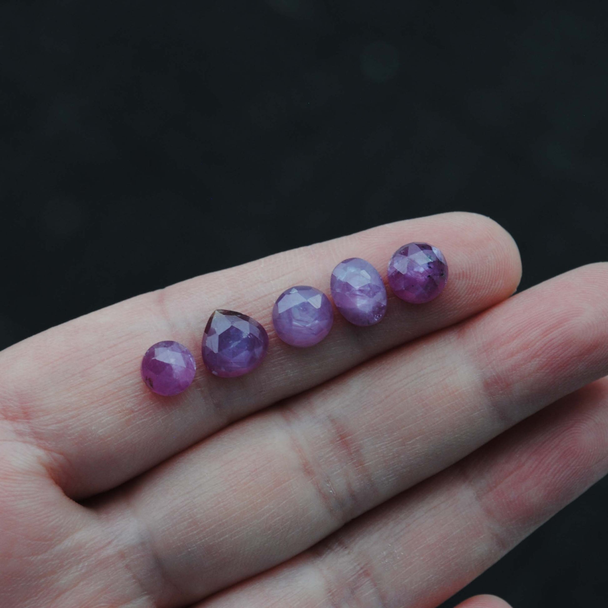 Rose cut sapphires on fingers