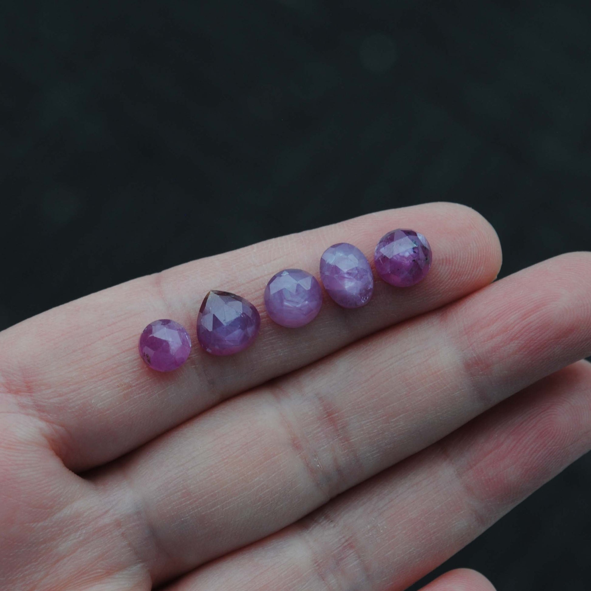 Rose cut sapphires on fingers
