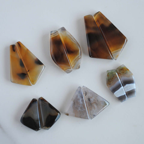 Agate pairs