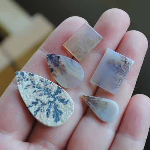 Dendrite cabochons