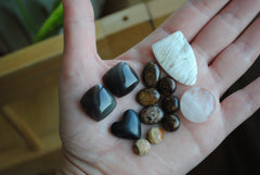 Mixed stones cabochons