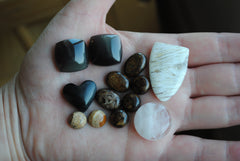 Mixed stones cabochons