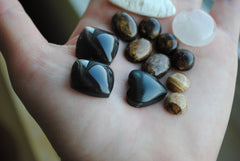 Mixed stones cabochons