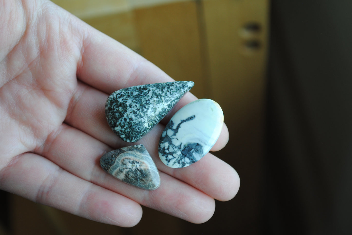 Mixed stones cabochons