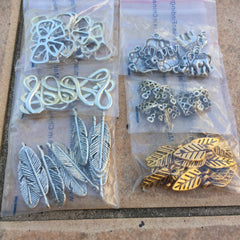 Mixed lot of plated charms/pendants