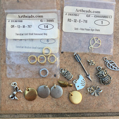 Mixed lot B: charms/pendants/links