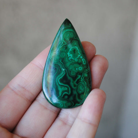 Malachite cabochon