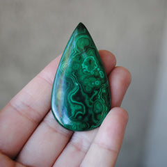Malachite cabochon