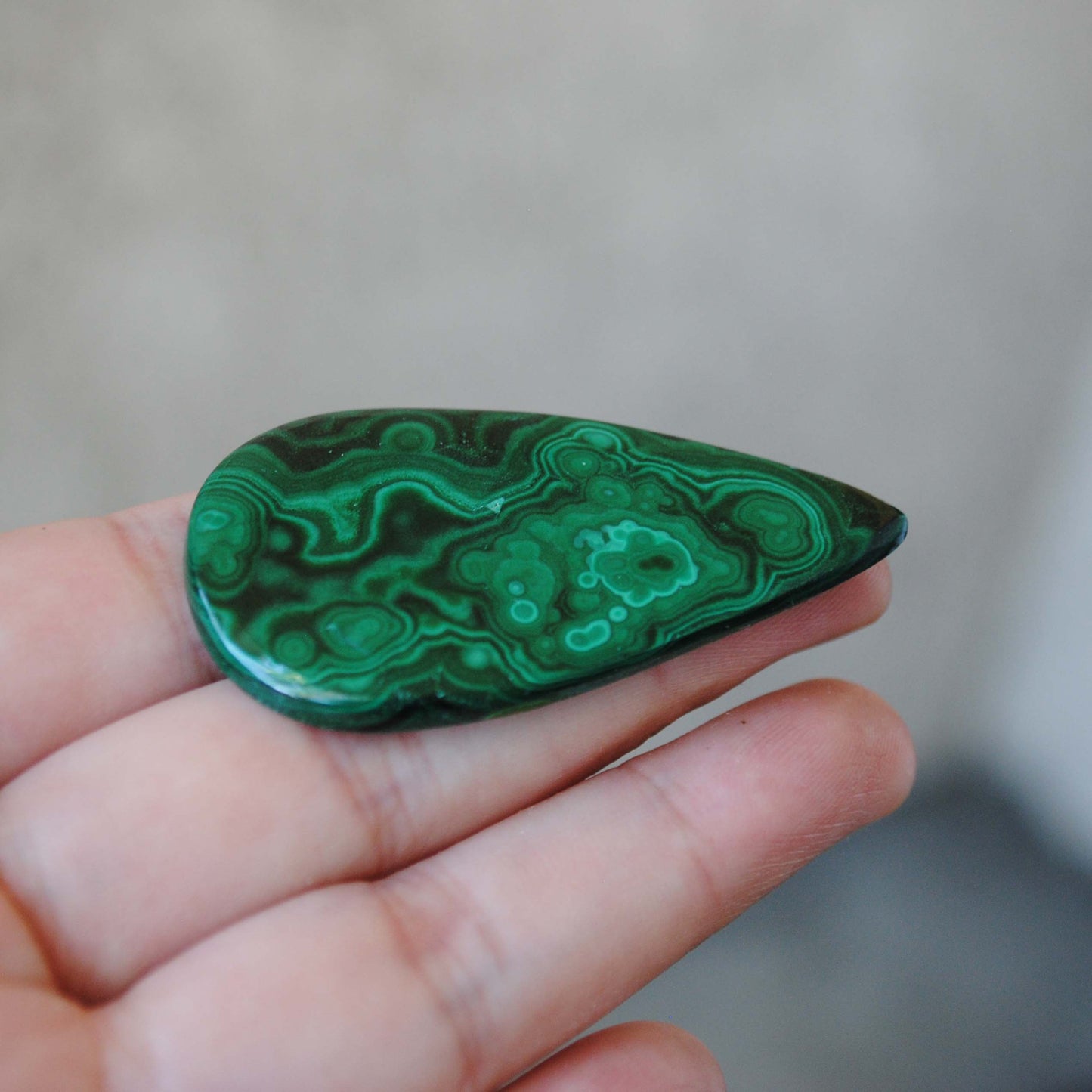 Malachite cabochon