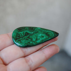 Malachite cabochon