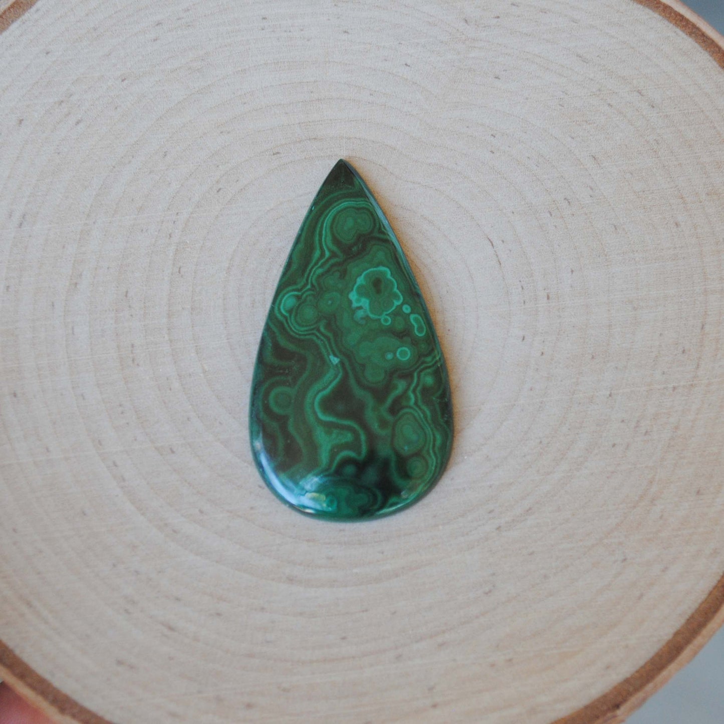 Malachite cabochon