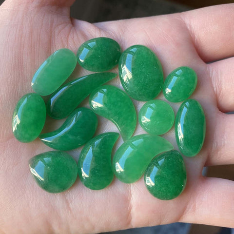 Green aventurine cabochons (lot 1)