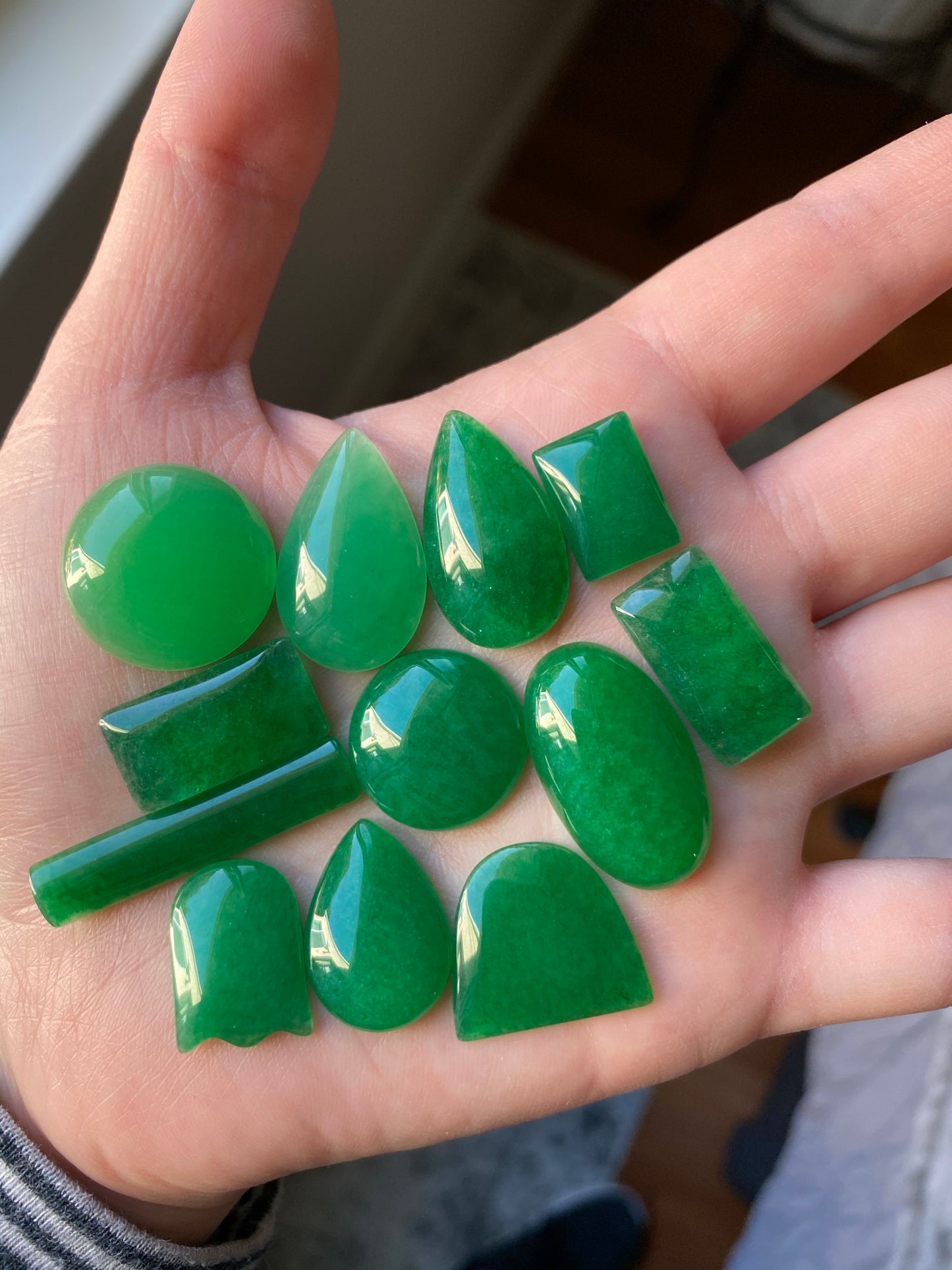 Green aventurine cabochons (lot 2)