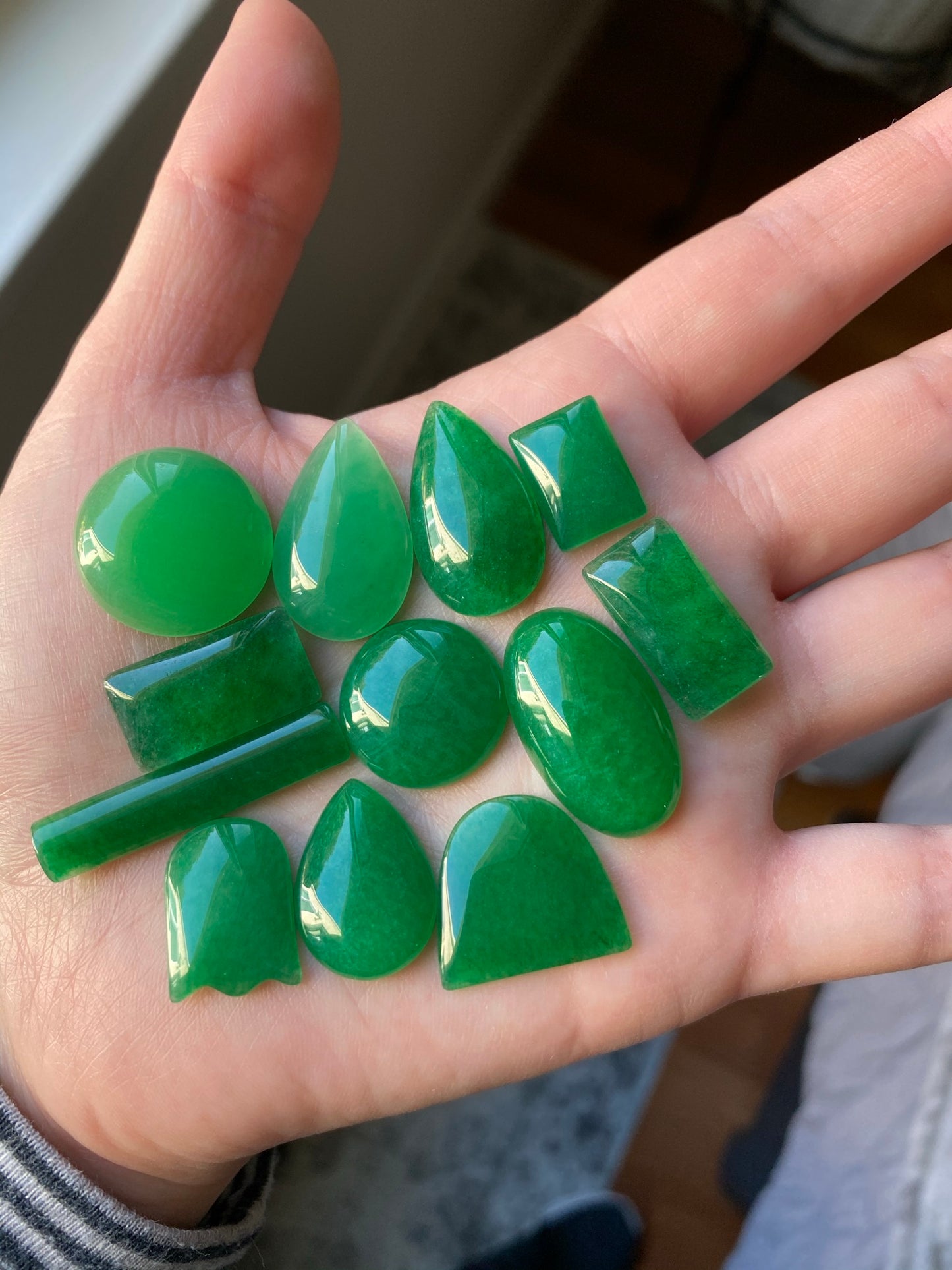 Green aventurine cabochons (lot 2)