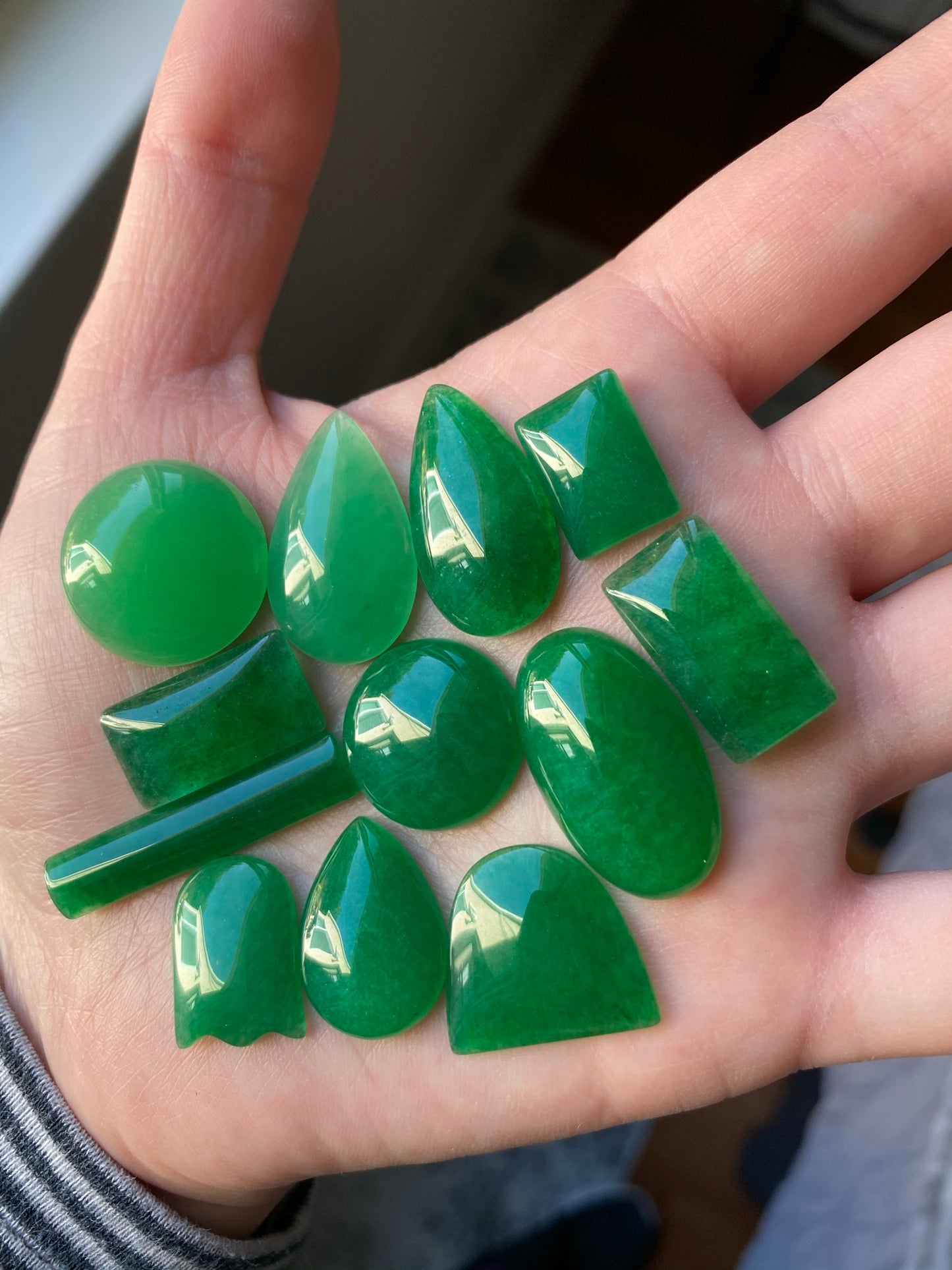 Green aventurine cabochons (lot 2)
