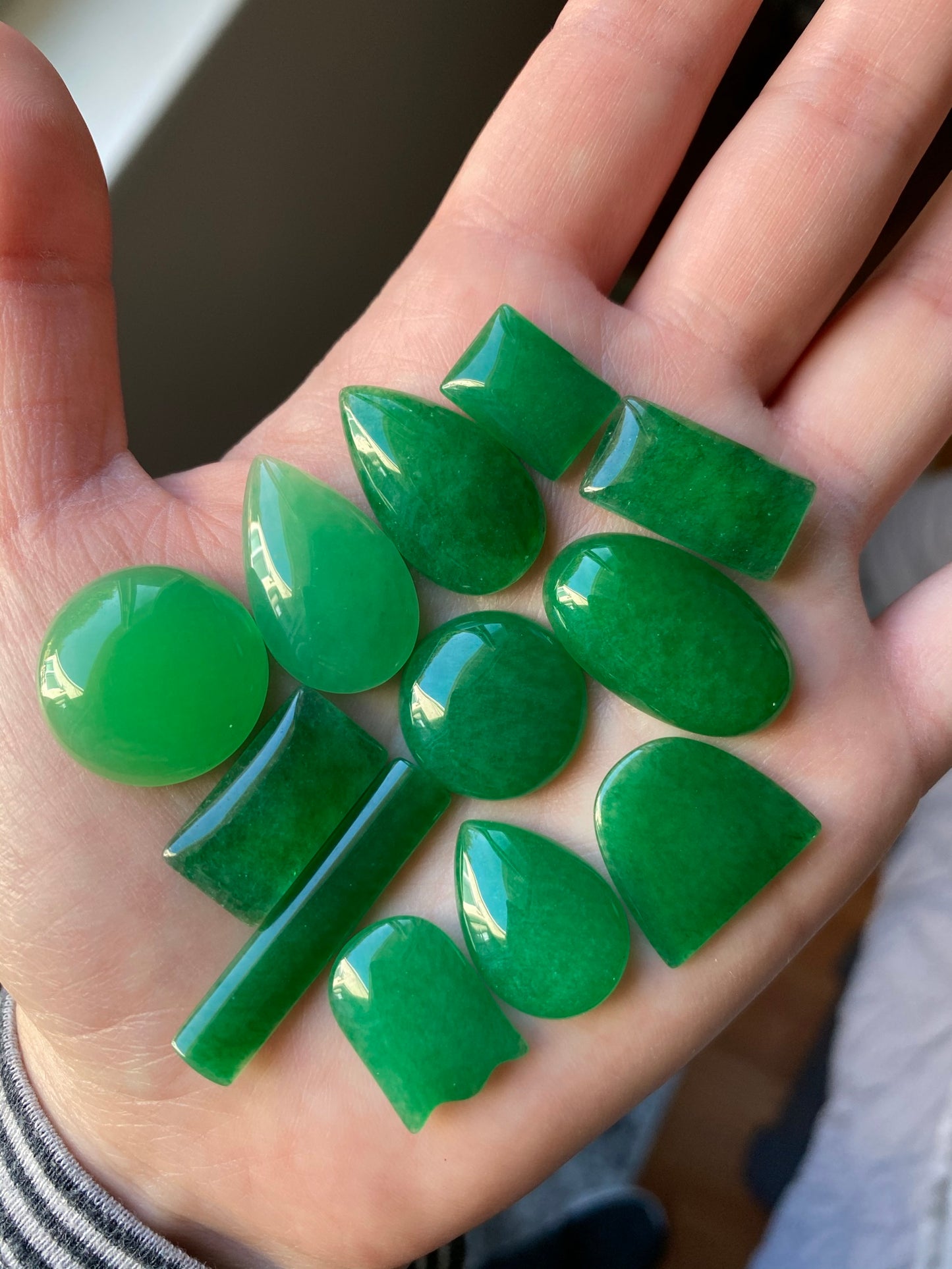 Green aventurine cabochons (lot 2)