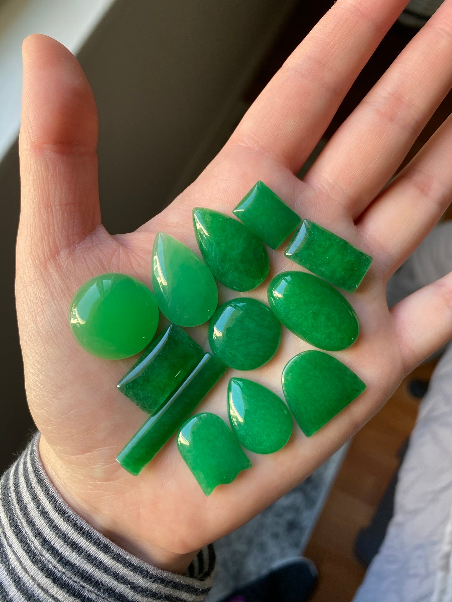 Green aventurine cabochons (lot 2)