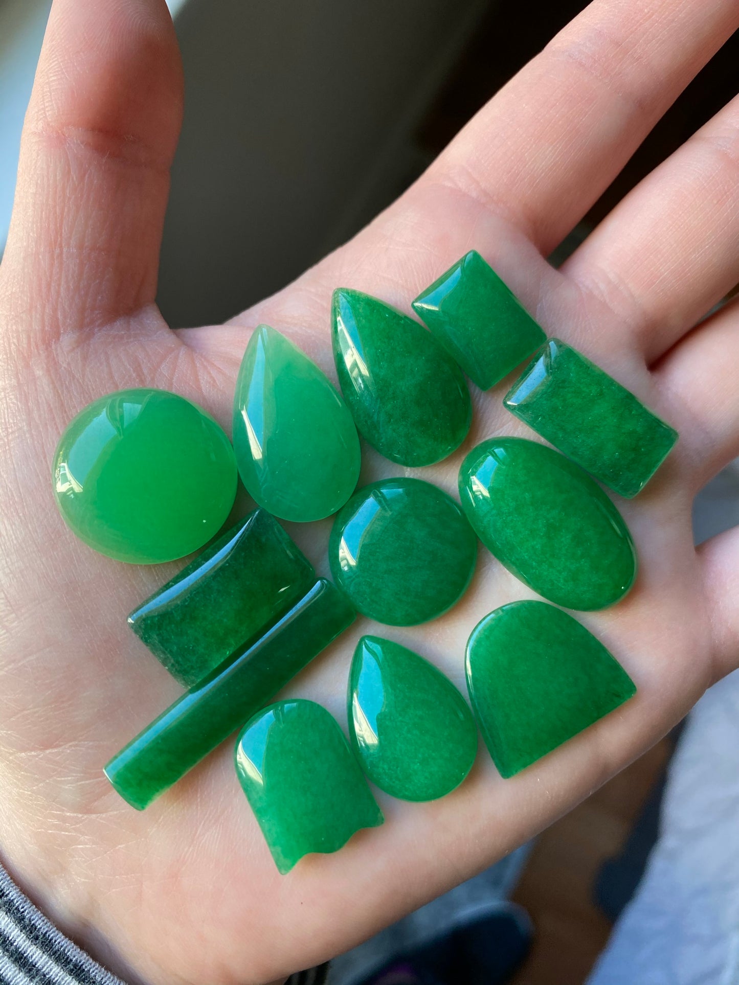 Green aventurine cabochons (lot 2)