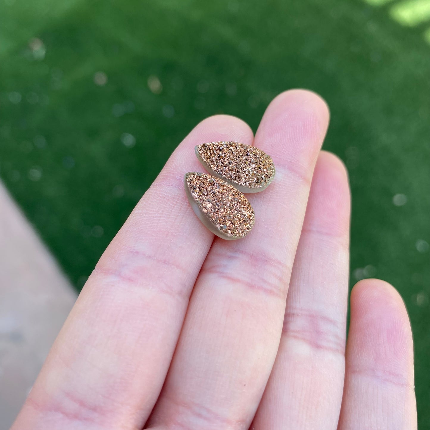 Druzy cabochons